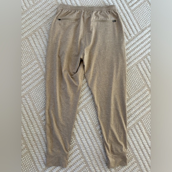 Vuori Sunday Performance Jogger size medium - Picture 5 of 11